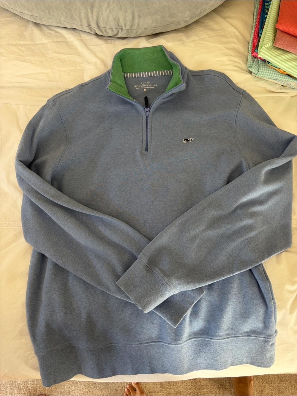 Vineyard Vines Men’s Light Blue Quarter-Zip Pullover with Green Collar